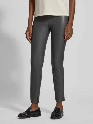 Spodnie o kroju skinny fit z imitacji skóry model ‘RESA’ RAFFAELLO ROSSI