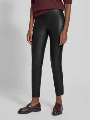Spodnie o kroju skinny fit z imitacji skóry model ‘RESA’ RAFFAELLO ROSSI