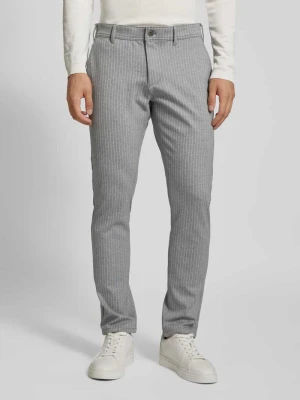 Spodnie o kroju super slim fit z kieszeniami z tyłu MCNEAL