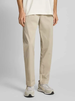Spodnie o kroju tapered fit z zakładkami w pasie model ‘ADHANN’ Replay