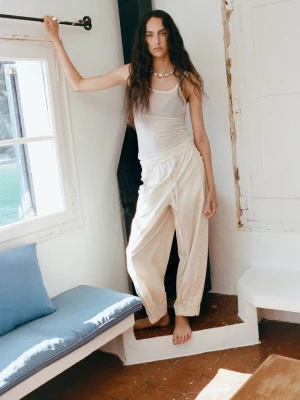 Spodnie o prostym kroju z 100% bawełny kremowy / écru - Kobieta - - MANGO