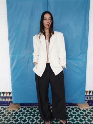 Spodnie o prostym kroju z lyocellu czarny - Kobieta - - MANGO