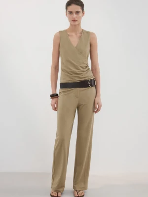 Spodnie o prostym kroju ze średnim stanem średni brązowy - Kobieta - - MANGO