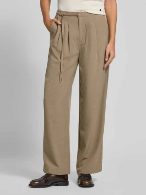 Spodnie o szerokim kroju z paskiem model ‘CASO’ YAS