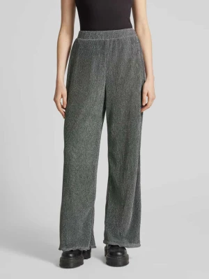 Spodnie plisowane o kroju wide fit z błyszczącą przędzą model ‘ROYA’ Pieces