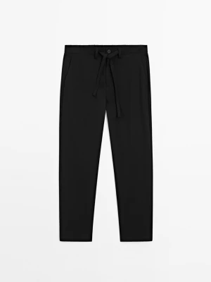 Spodnie Regular Fit Z Tkaniny Technicznej - Czarny - - Massimo Dutti - Mężczyzna