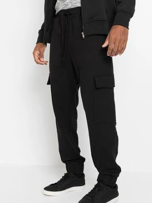 Spodnie sportowe z kieszeniami cargo, loose fit bonprix