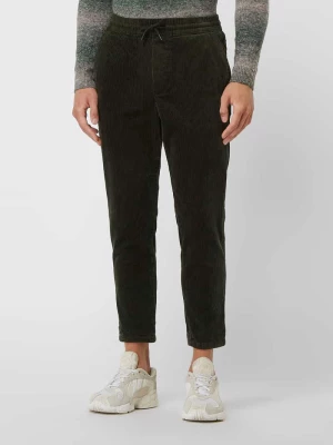 Spodnie sportowe o kroju tapered fit ze sztruksu model ‘Linus’ Only & Sons