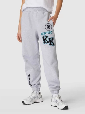 Spodnie sportowe z haftami i elastycznym pasem Karo Kauer