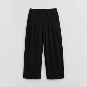 Spodnie super baggy z zaszewkami czarne House