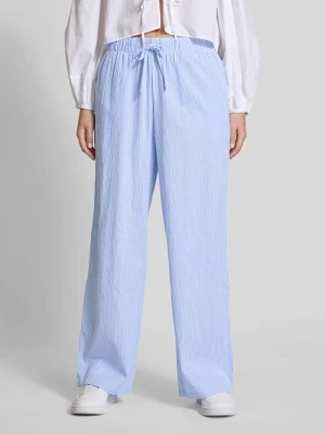 Spodnie szerokie o kroju regular fit ze wzorem na całej powierzchni model ‘AUGUSTA’ Only