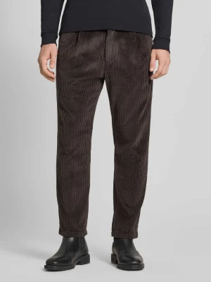 Spodnie sztruksowe o kroju regular fit z kieszeniami z tyłu model ‘CHASY’ drykorn