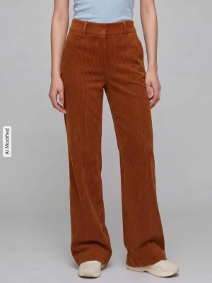 spodnie sztruksowe o kroju regular fit z zaznaczonymi kieszeniami model 'AMELIE' CAMBIO Koniakowy