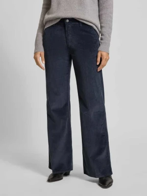 Spodnie sztruksowe o rozkloszowanym kroju z wpuszczanymi kieszeniami w stylu francuskim model ‘MAINE’ BRAX