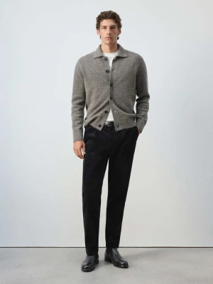 Spodnie sztruksowe relaxed fit z zaszewkami czarny - Mężczyzna - MANGO MAN