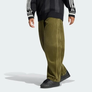 SPODNIE SZTRUKSOWE TYPU BARREL WINTER CLUB Adidas Focus Olive