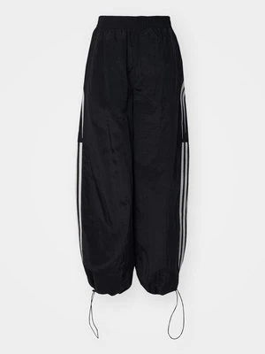 Zdjęcie produktu Spodnie treningowe adidas Originals