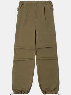 Spodnie treningowe Bershka khaki