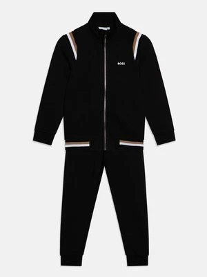 Zdjęcie produktu Spodnie treningowe BOSS Kidswear
