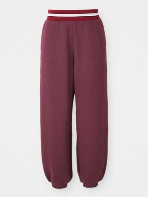 Spodnie treningowe EA7 Emporio Armani