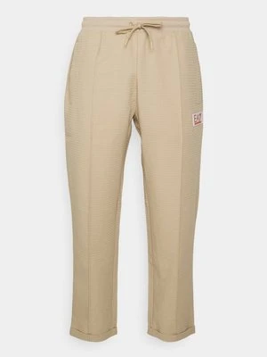 Spodnie treningowe EA7 Emporio Armani