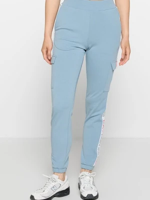Spodnie treningowe EA7 Emporio Armani niebieski
