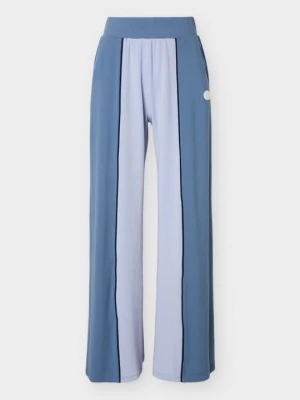 Spodnie treningowe EA7 Emporio Armani niebieski