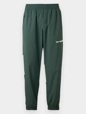 Spodnie treningowe EA7 Emporio Armani zielony
