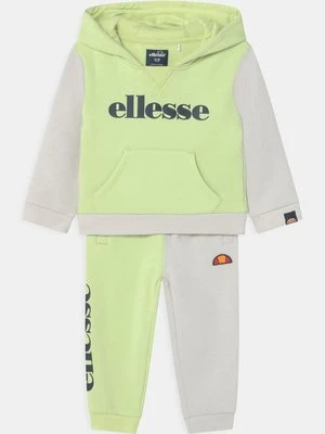 Zdjęcie produktu Spodnie treningowe Ellesse