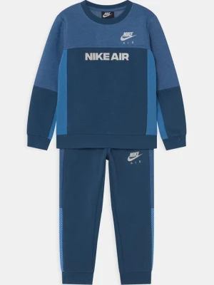 Spodnie treningowe Nike granatowy