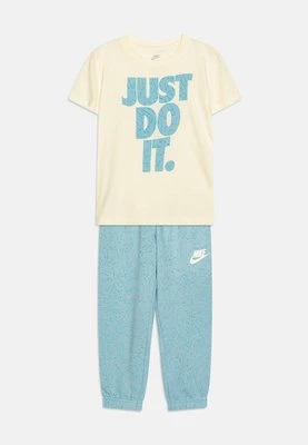 Spodnie treningowe Nike Sportswear