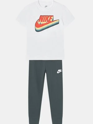 Spodnie treningowe Nike Sportswear