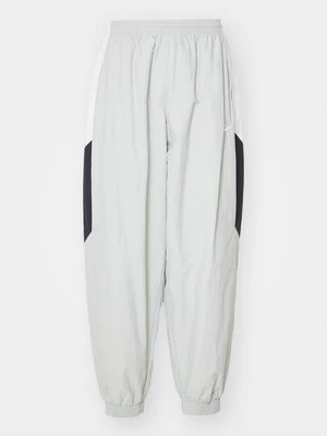 Spodnie treningowe Nike jasnoszary