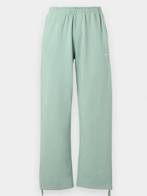 Spodnie treningowe Nike jasnozielony