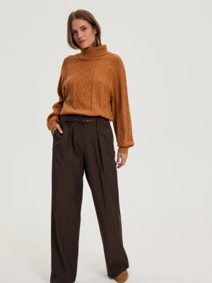 Spodnie w kant z paskiem brązowe Moodo