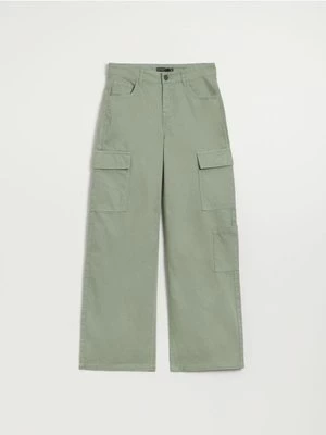 Spodnie wide leg z kieszeniami cargo zielone House