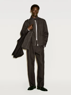 Spodnie Z Diagonalu Ze 100% Lnu Z Zakładkami − Limited Edition - Brązowy - - Massimo Dutti - Mężczyzna