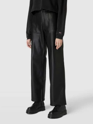 Spodnie z imitacji skóry model ‘DAISY’ Tommy Jeans