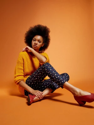 Spodnie z nadrukiem granatowe Moodo