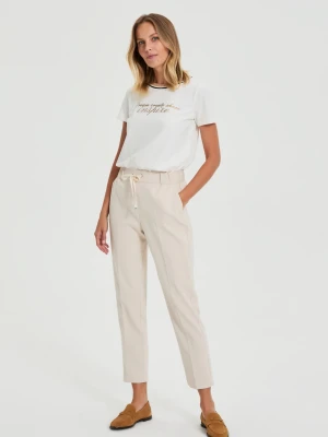 Spodnie z nogawkami w kant beżowe Moodo