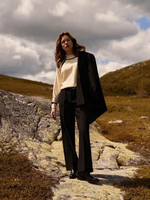 Spodnie z paskiem czarne Moodo