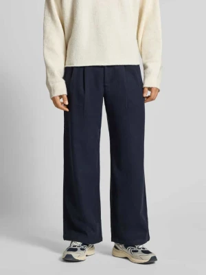 Spodnie z plisami i kieszeniami z tyłu PROHIBITED