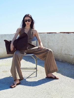 Spodnie z prostą nogawką i wysokim stanem brązowy - Kobieta - - MANGO