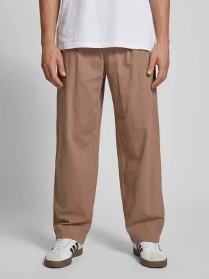 Spodnie z prostą nogawką, zakładkami w pasie i elastycznym pasem REVIEW