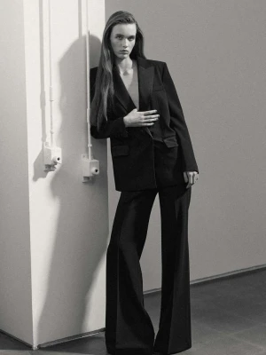 Spodnie z rozszerzanymi nogawkami i wysokim stanem czarny - Kobieta - - MANGO