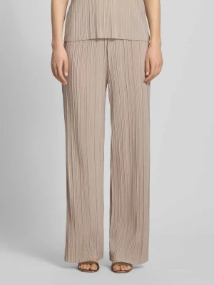Spodnie z szerokimi nogawkami z plisami model 'PLISA' Vila