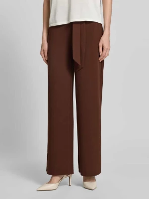 spodnie z szerokimi nogawkami z wiązanym paskiem