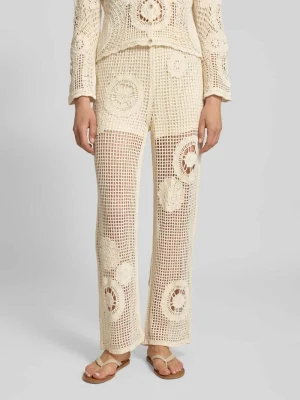 Spodnie z wysokim stanem i elastycznym pasem model ‘FIRO’ YAS