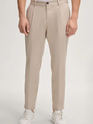 Spodnie z zakładkami Lester w kolorze beżowym Joop