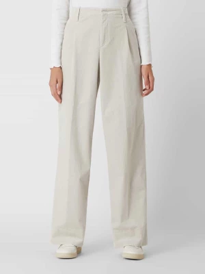 Spodnie z zakładkami w pasie i szerokimi nogawkami ze sztruksu model ‘Royce’ Daydream